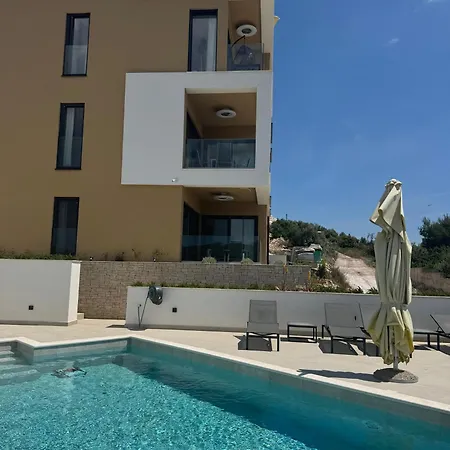 Luca Apartment