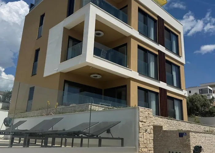 Luca * Seget Vranjica